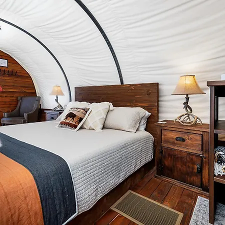 Zion White Bison Glamping & Rv Resort
